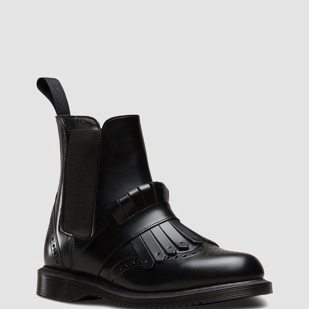 Dr. Marten Tina Smooth